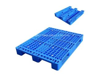 plastic pallet